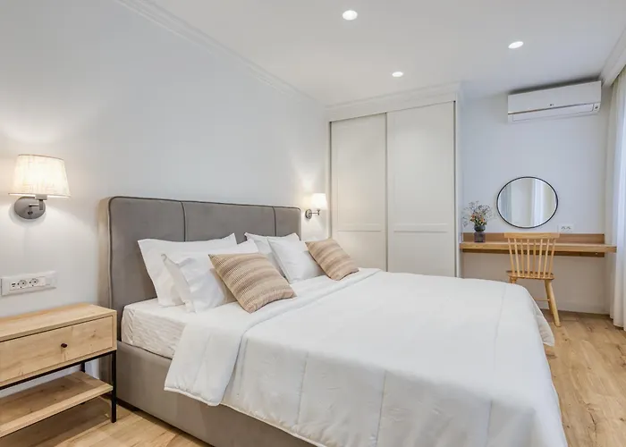 Sorelle Di Corfu Corfu (city)